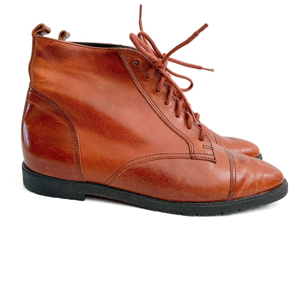 Vintage 80s/90s Brown/Camel Lace Up Boots by Hush Puppies
